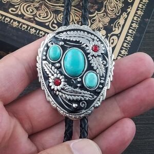 New Western Native Turqouise Color Leather bolo tie